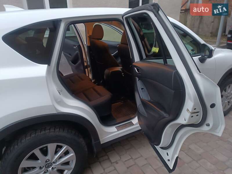 Внедорожник / Кроссовер Mazda CX-5 2016 в Лубнах