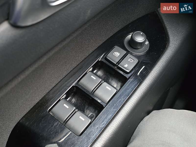 Позашляховик / Кросовер Mazda CX-5 2017 в Черкасах фото 31 Позашляховик / Кросовер Mazda CX-5 2017 в Черкасах