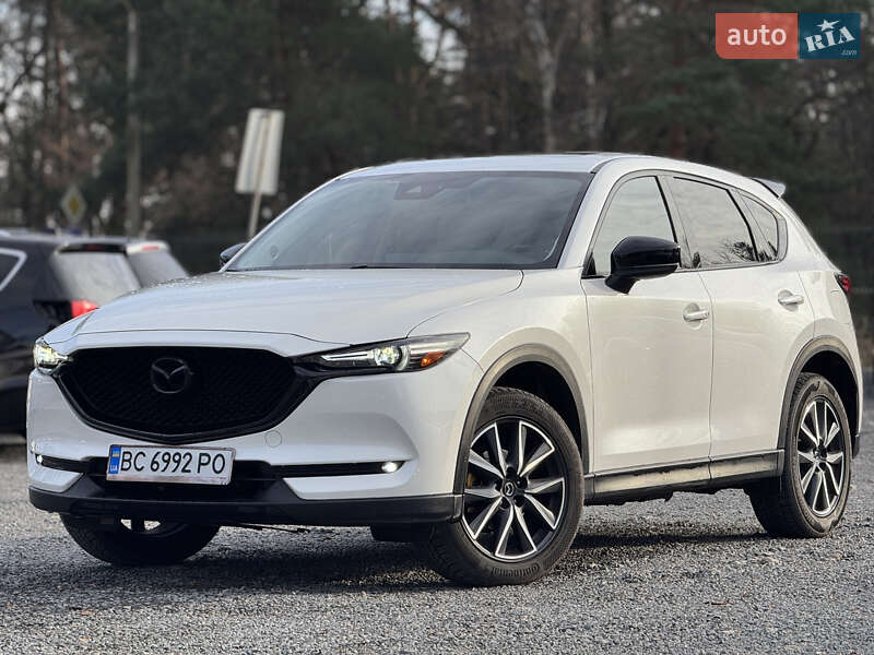 Внедорожник / Кроссовер Mazda CX-5 2017 в Новояворовске