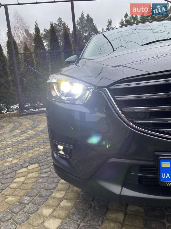 Внедорожник / Кроссовер Mazda CX-5 2016 в Новояворовске