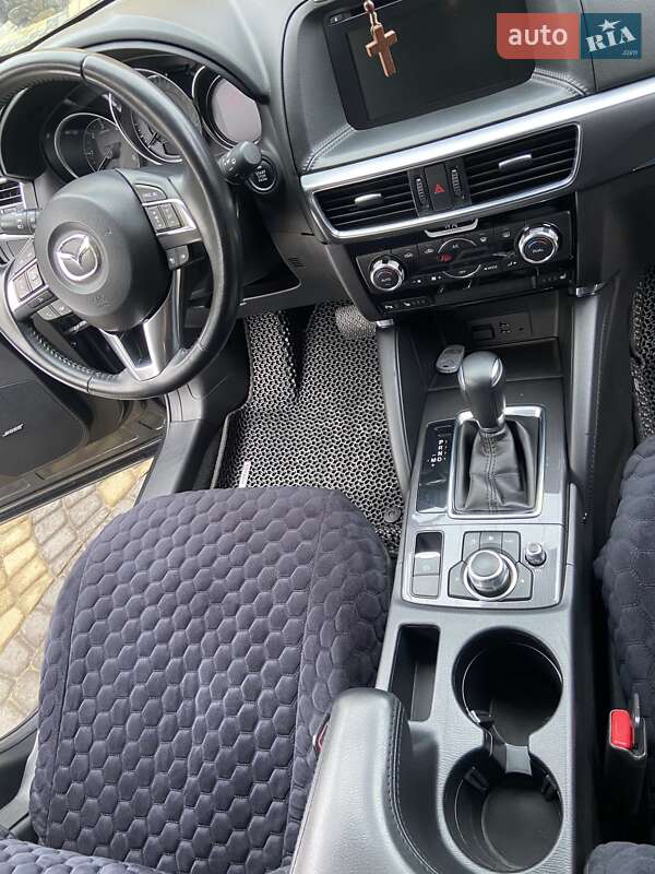 Внедорожник / Кроссовер Mazda CX-5 2016 в Новояворовске