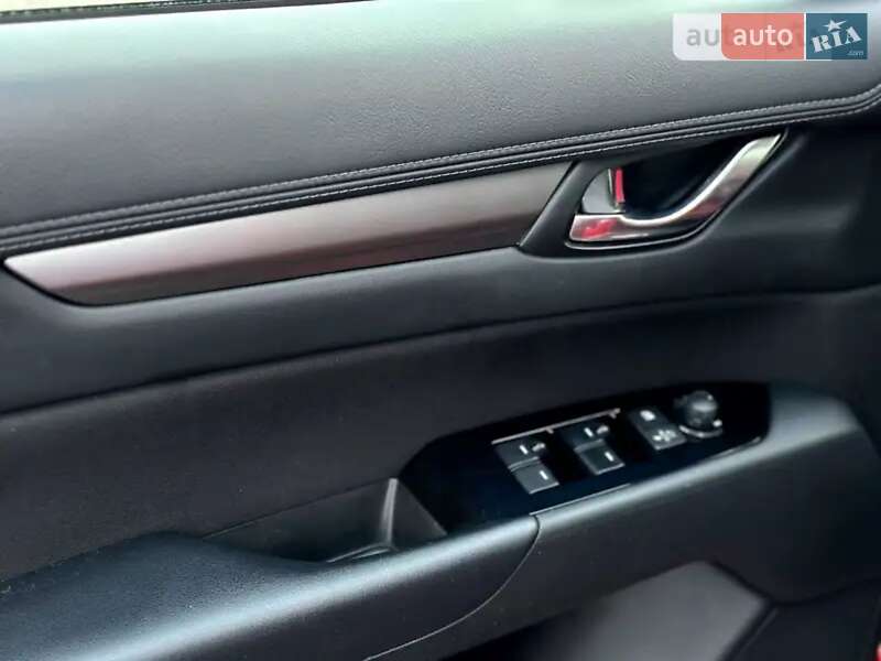 Позашляховик / Кросовер Mazda CX-5 2017 в Млиніві