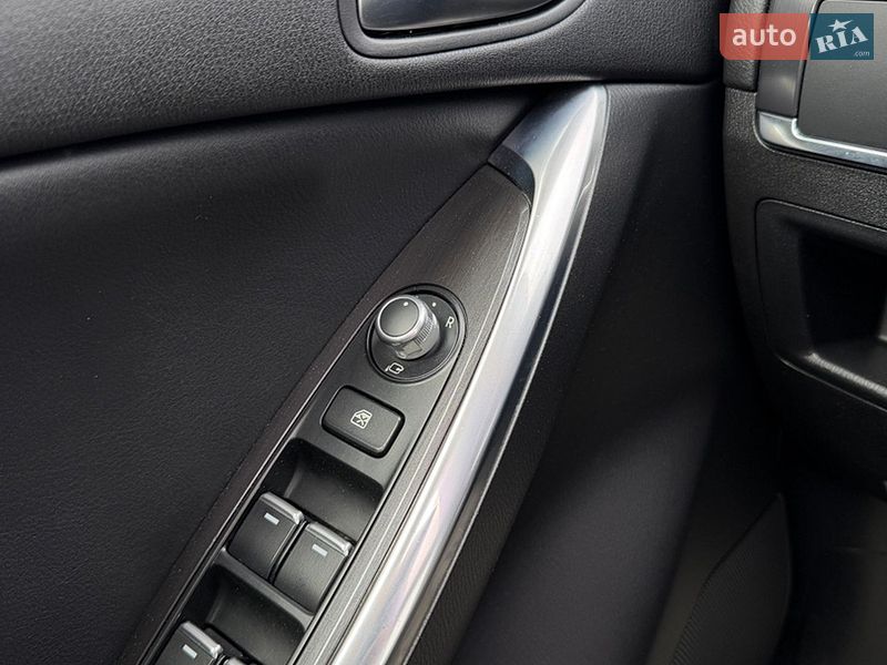 Внедорожник / Кроссовер Mazda CX-5 2016 в Стрые