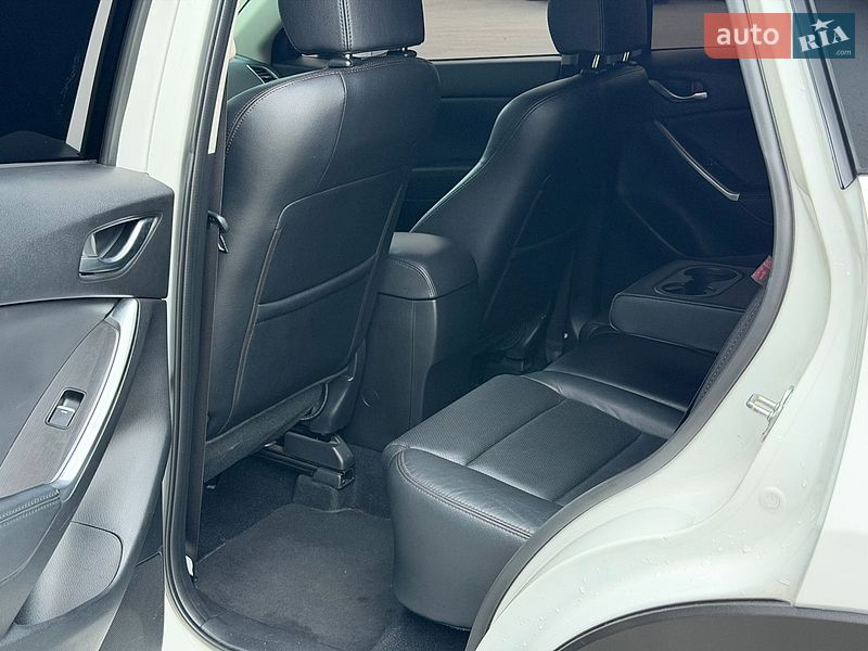Внедорожник / Кроссовер Mazda CX-5 2015 в Сарнах