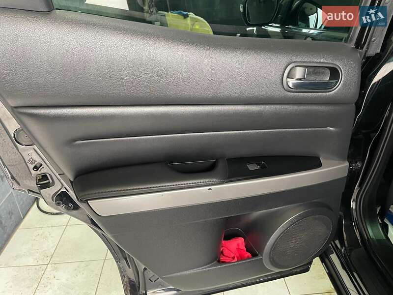 Позашляховик / Кросовер Mazda CX-7 2010 в Косові
