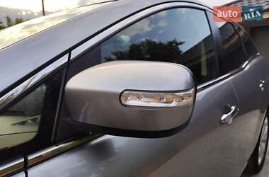 Позашляховик / Кросовер Mazda CX-7 2010 в 