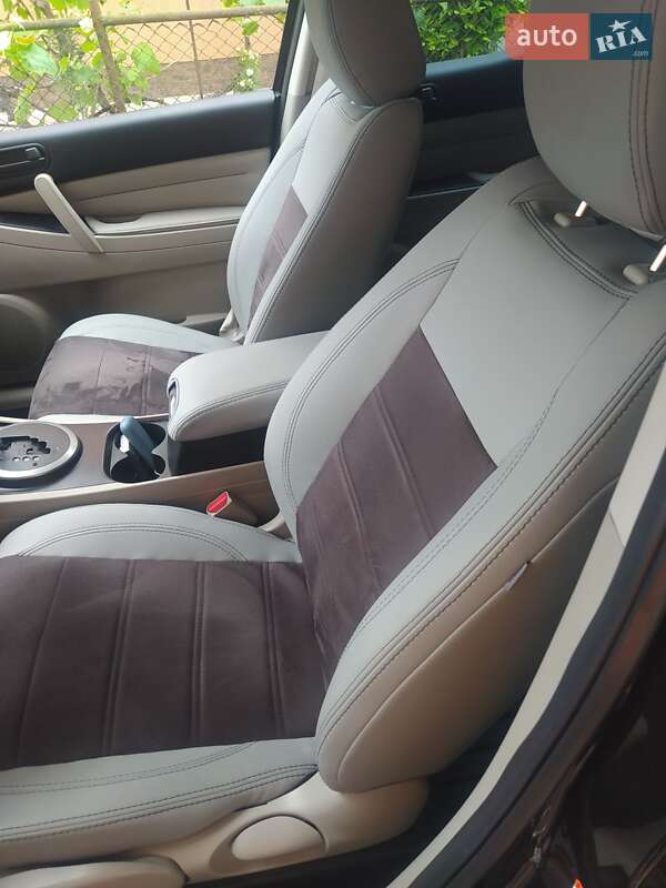 Позашляховик / Кросовер Mazda CX-7 2010 в Івано-Франківську