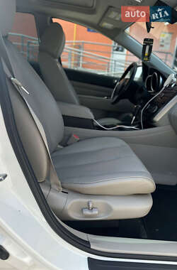 Внедорожник / Кроссовер Mazda CX-7 2010 в 