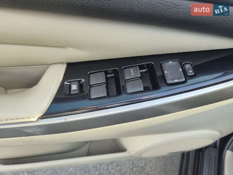 Позашляховик / Кросовер Mazda CX-7 2010 в Києві