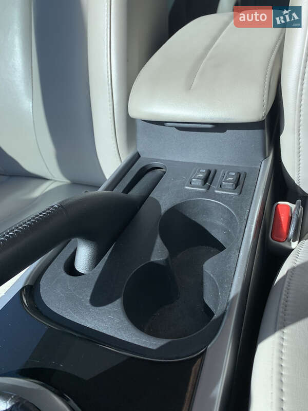 Позашляховик / Кросовер Mazda CX-7 2011 в Києві