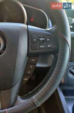 Позашляховик / Кросовер Mazda CX-7 2011 в 