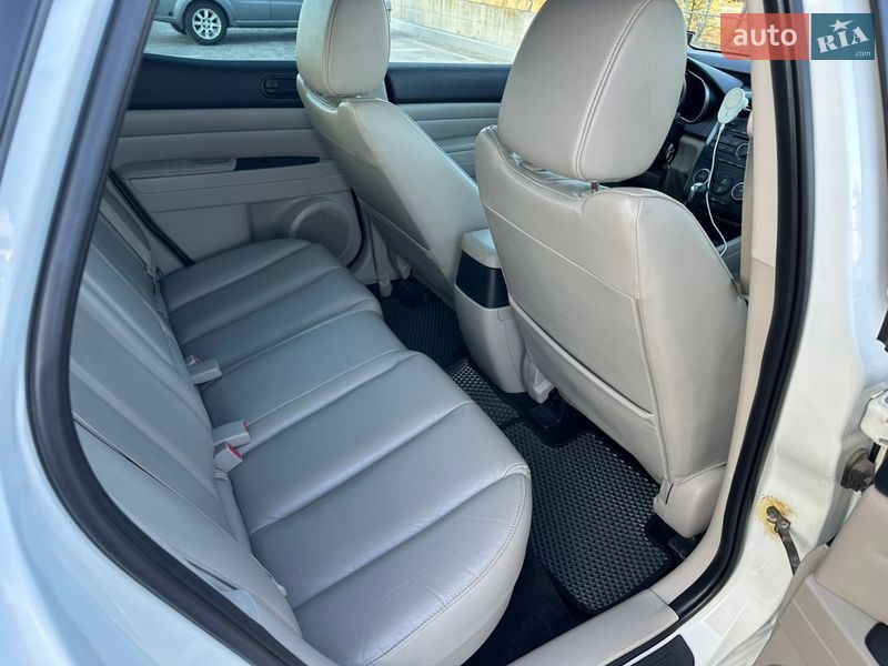 Позашляховик / Кросовер Mazda CX-7 2010 в Києві
