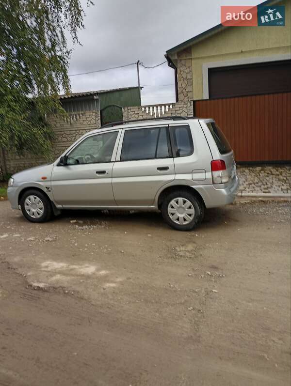 Хэтчбек Mazda Demio 2000 в Каменец-Подольском