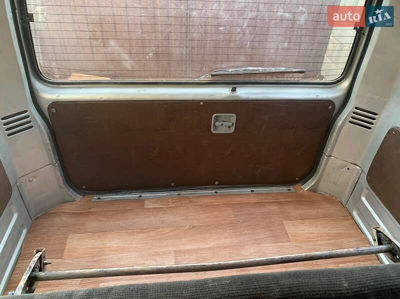 Минивэн Mazda E-series 1997 в Николаеве фото 8 Минивэн Mazda E-series 1997 в Николаеве