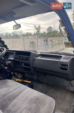 Другие автобусы Mazda E-series 1997 в 