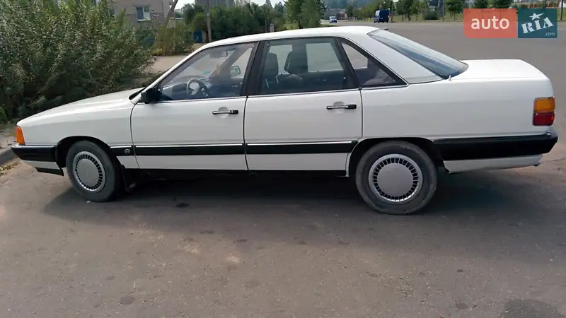 Лифтбек Mazda Efini MS-6 1991 в 