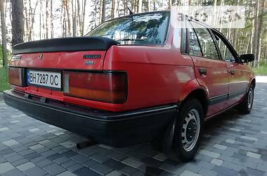 Седан Mazda Familia 1985 в Славуте