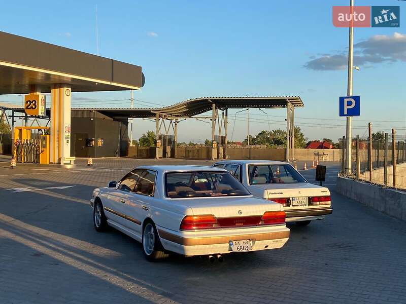 Седан Mazda Familia 1987 в Києві