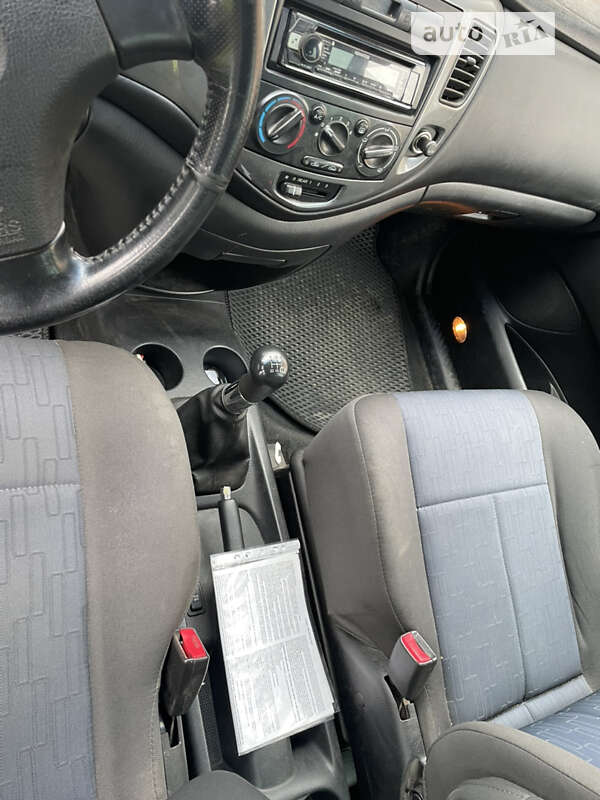 Минивэн Mazda MPV 2003 в Судовой Вишне фото 12 Минивэн Mazda MPV 2003 в Судовой Вишне