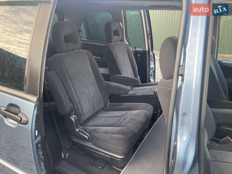 Минивэн Mazda MPV 2004 в Владимире