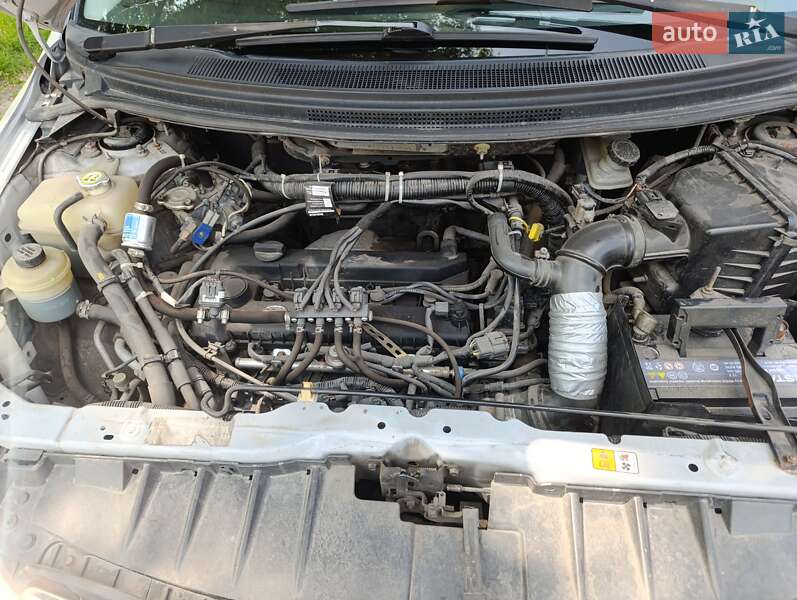 Минивэн Mazda MPV 2004 в Фастове