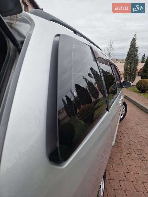 Минивэн Mazda MPV 2002 в Стрые