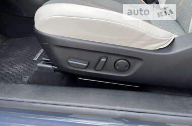 Внедорожник / Кроссовер Mazda MX-30 2020 в 
