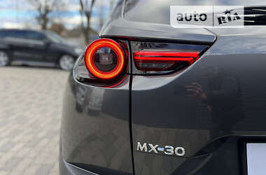 Позашляховик / Кросовер Mazda MX-30 2020 в Чернівцях