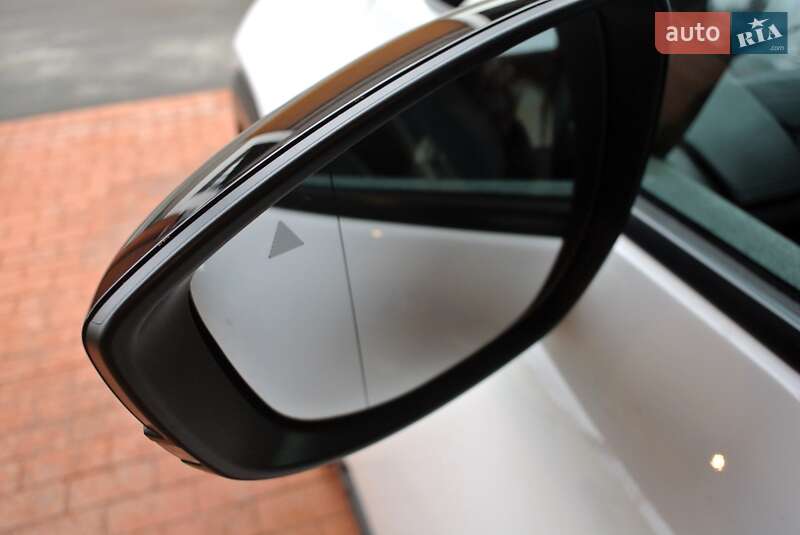 Внедорожник / Кроссовер Mazda MX-30 2020 в Киеве