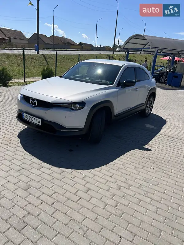 Позашляховик / Кросовер Mazda MX-30 2021 в 