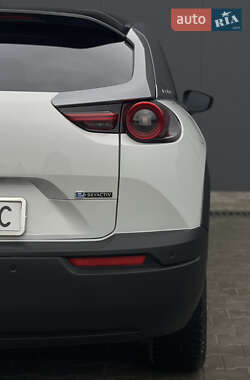 Внедорожник / Кроссовер Mazda MX-30 2020 в 