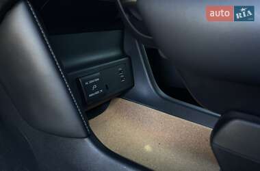 Позашляховик / Кросовер Mazda MX-30 2020 в 