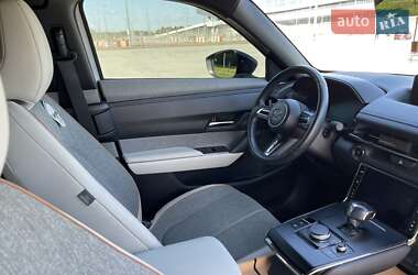 Позашляховик / Кросовер Mazda MX-30 2020 в 