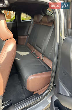 Внедорожник / Кроссовер Mazda MX-30 2020 в 