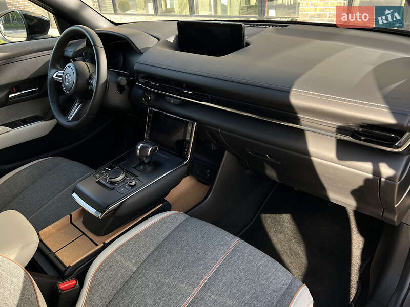 Внедорожник / Кроссовер Mazda MX-30 2020 в Ивано-Франковске