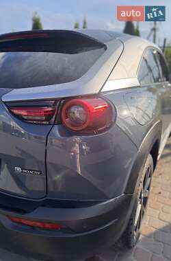 Позашляховик / Кросовер Mazda MX-30 2020 в 