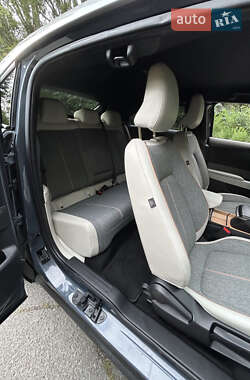 Внедорожник / Кроссовер Mazda MX-30 2022 в 