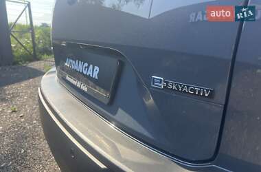 Внедорожник / Кроссовер Mazda MX-30 2020 в 