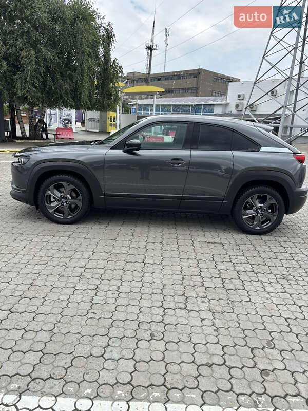 Внедорожник / Кроссовер Mazda MX-30 2020 в Черновцах