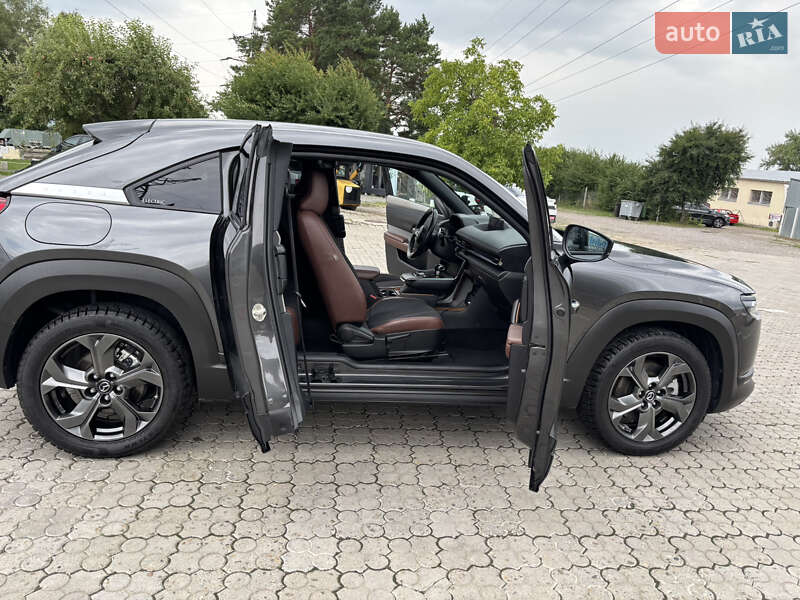 Внедорожник / Кроссовер Mazda MX-30 2020 в Черновцах