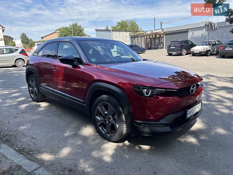 Внедорожник / Кроссовер Mazda MX-30 2021 в 