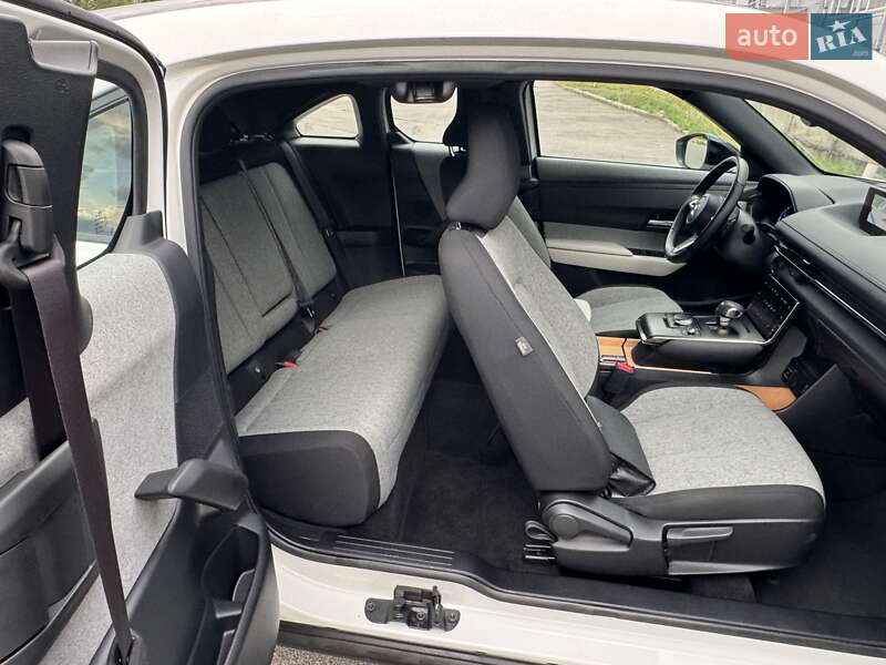 Позашляховик / Кросовер Mazda MX-30 2021 в Дніпрі