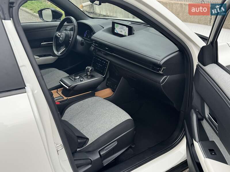 Позашляховик / Кросовер Mazda MX-30 2021 в Дніпрі