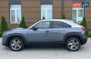 Внедорожник / Кроссовер Mazda MX-30 2020 в 