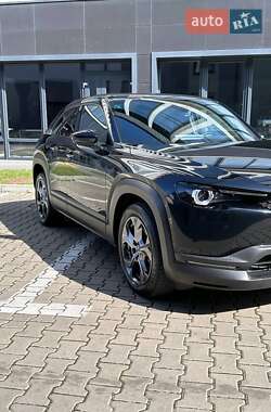 Внедорожник / Кроссовер Mazda MX-30 2022 в 