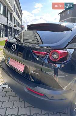 Внедорожник / Кроссовер Mazda MX-30 2022 в 