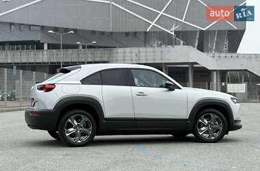 Внедорожник / Кроссовер Mazda MX-30 2021 в 
