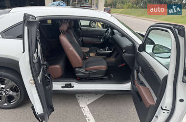 Позашляховик / Кросовер Mazda MX-30 2020 в 