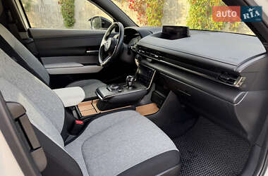 Внедорожник / Кроссовер Mazda MX-30 2021 в 