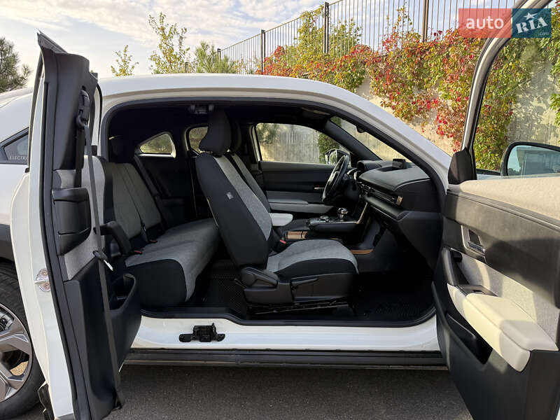 Позашляховик / Кросовер Mazda MX-30 2021 в Рівному